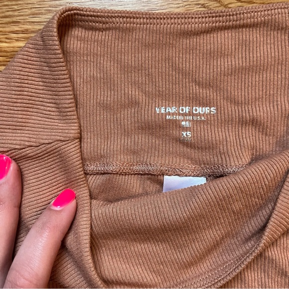 Year of Ours light brown ribbed shorts size XS - Picture 3 of 5